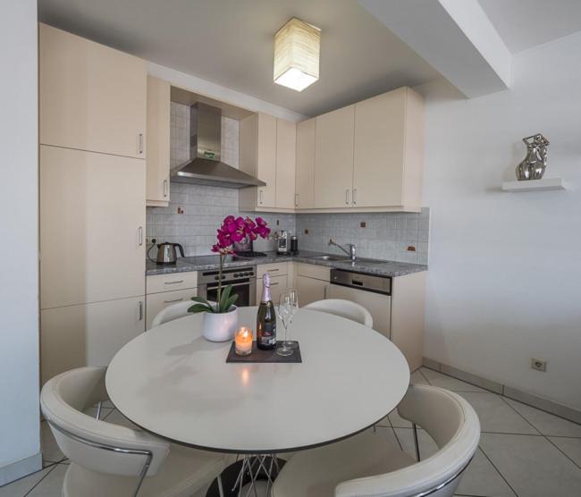 Luxury Penthouse Apartment With 3 Balconies -2 Bedrooms -Petrus View & Parking Lüksemburg Dış mekan fotoğraf